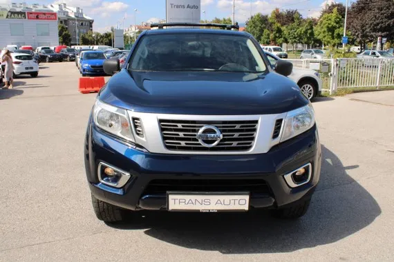 Nissan Navara 2.3 dCi 4x4 Double cab Image 2